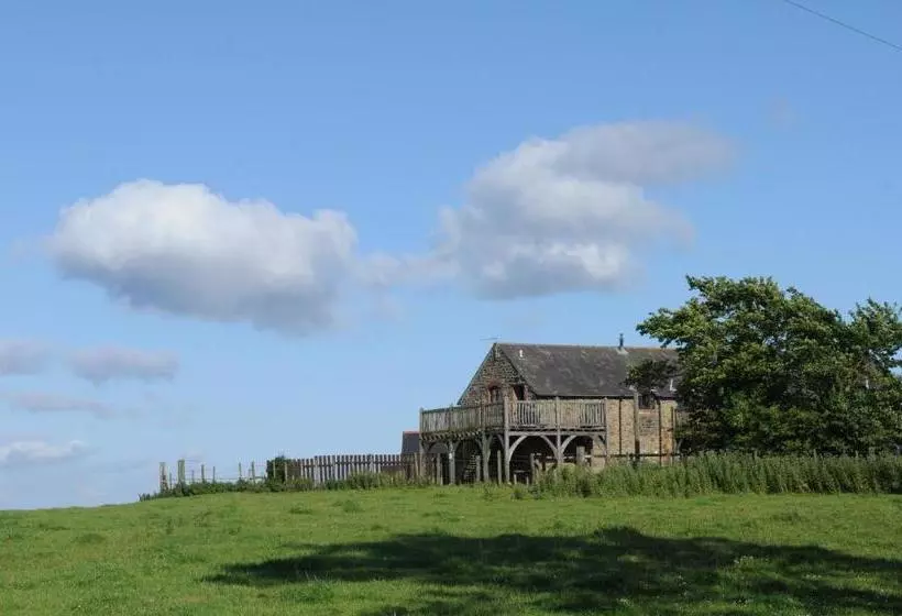 هتل Clyne Farm Centre