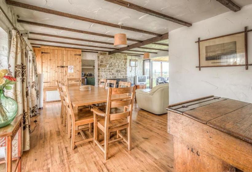 فندق Clyne Farm Centre