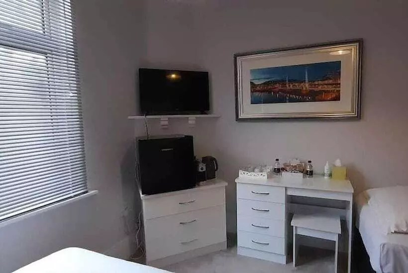 Pensió Capri Guest House