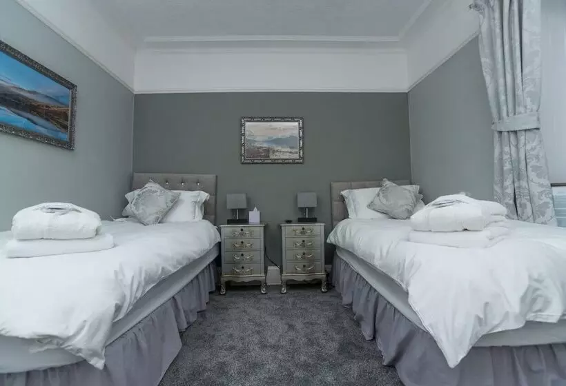 Majatalo Foyers Bay Country House