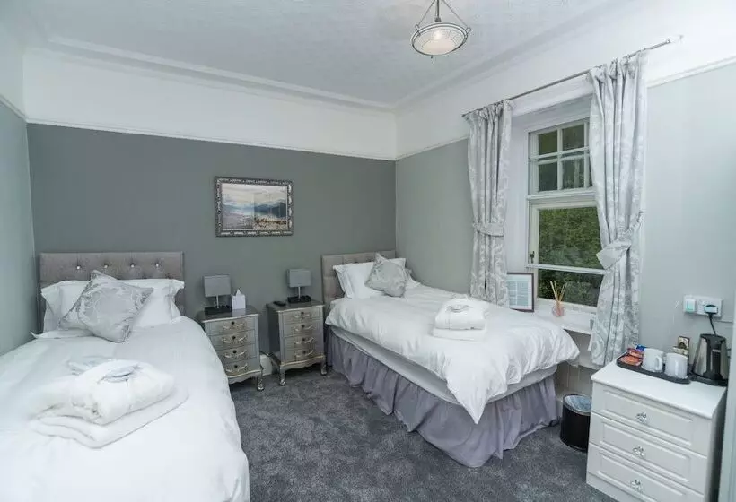 Majatalo Foyers Bay Country House