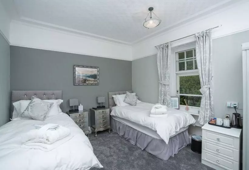 Majatalo Foyers Bay Country House