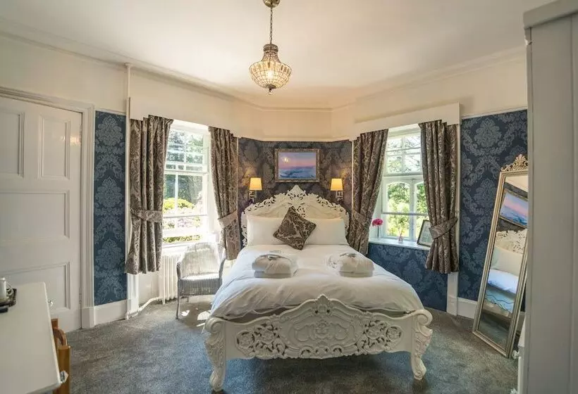 Majatalo Foyers Bay Country House