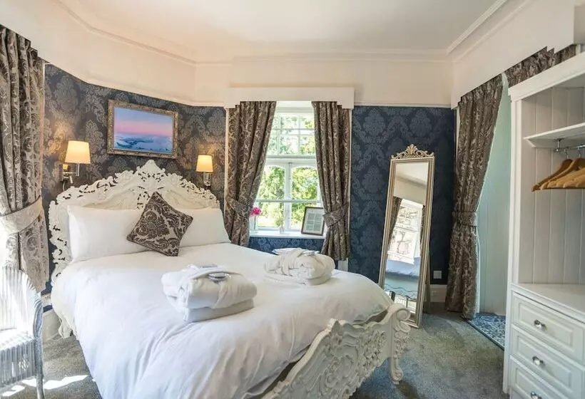 Majatalo Foyers Bay Country House