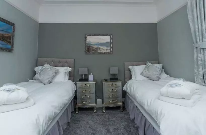 Majatalo Foyers Bay Country House