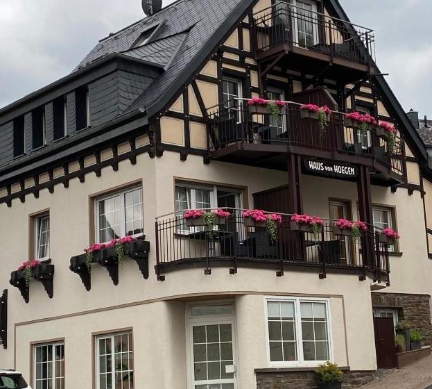 پانسیون Haus Von Hoegen