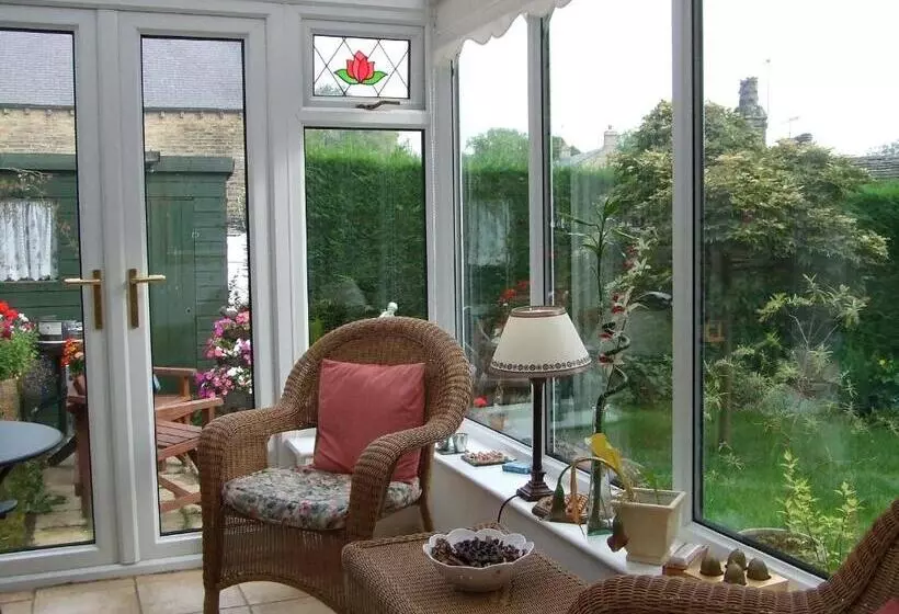 ペンション Rosebud Cottage Guest House