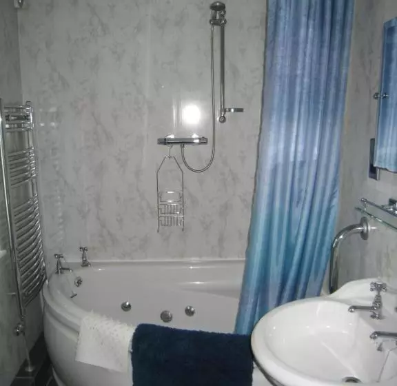 ペンション Rosebud Cottage Guest House