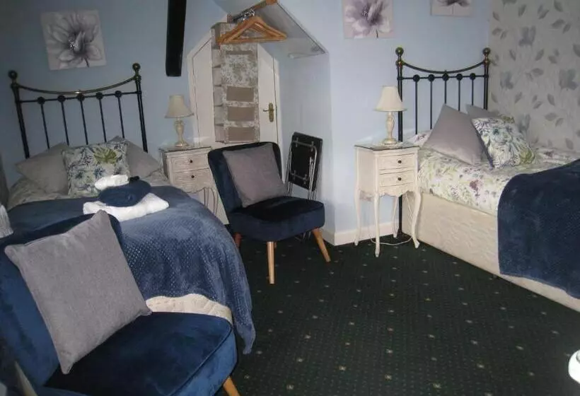 ペンション Rosebud Cottage Guest House