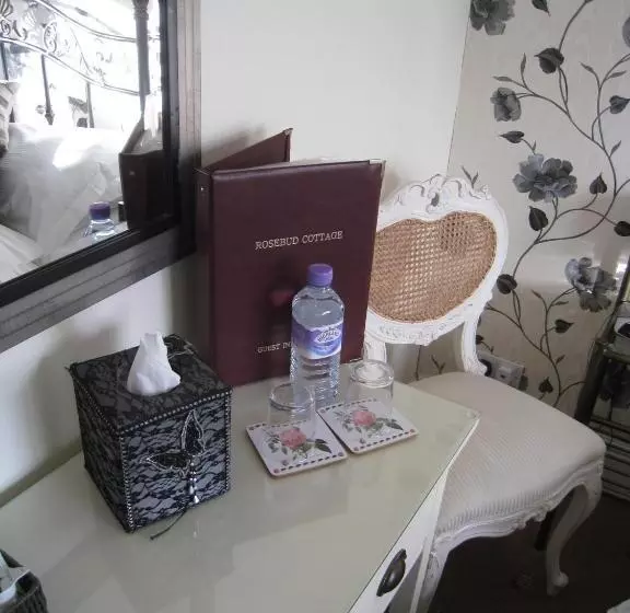 ペンション Rosebud Cottage Guest House