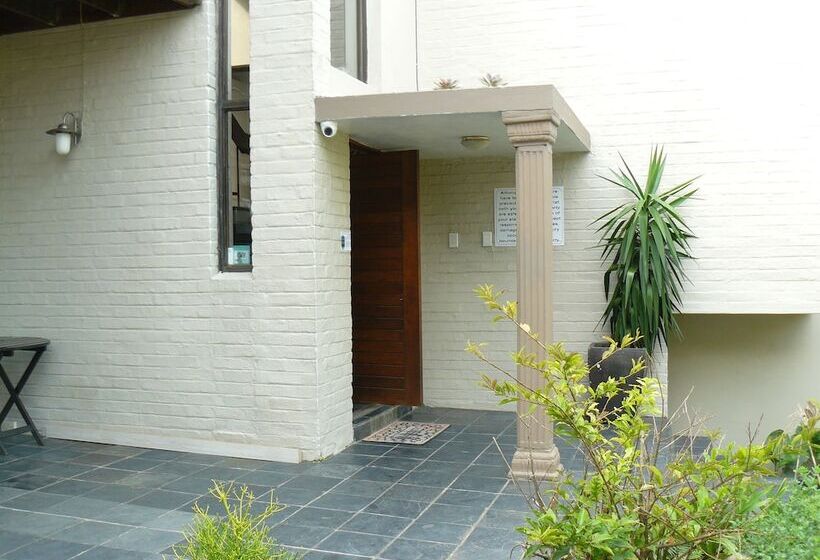 פנסיון See More Guest House