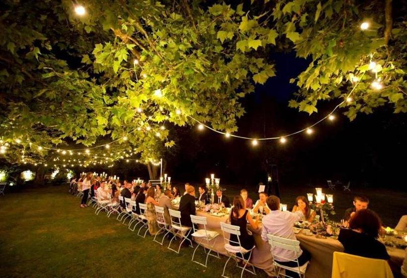 هاستل Schloss Ueberstorf Tafeln, Tagen, Träumen