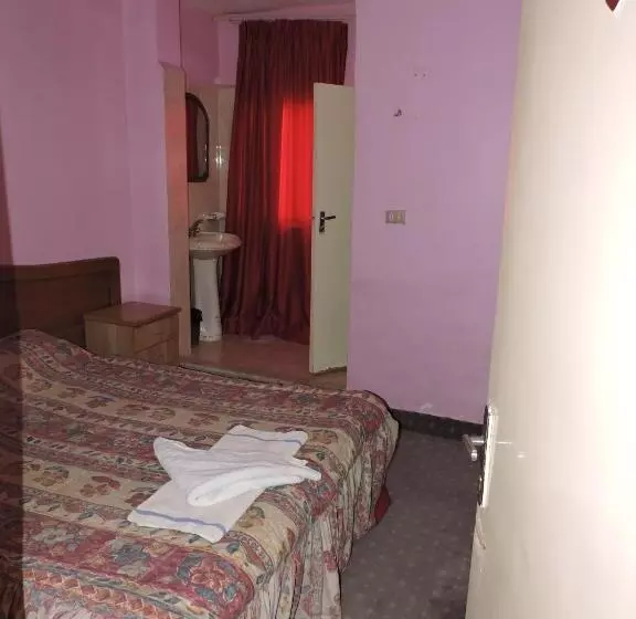 هاستل Valentine Inn