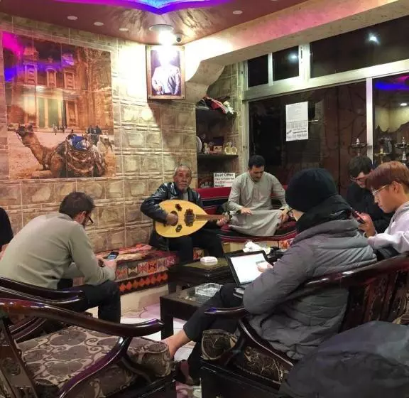 هاستل Valentine Inn