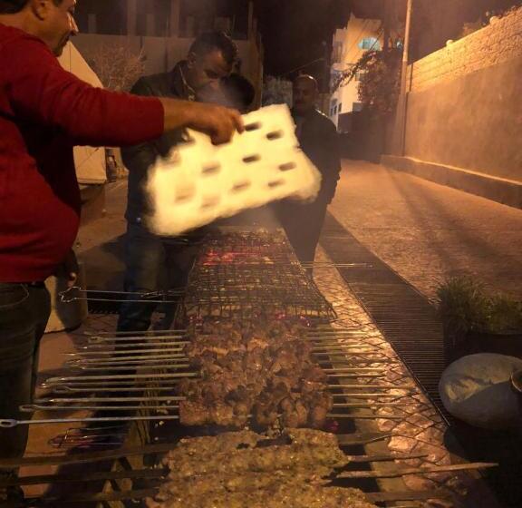 هاستل Valentine Inn