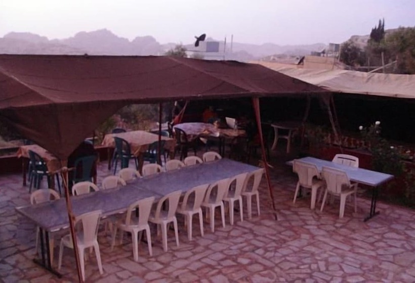 هاستل Valentine Inn