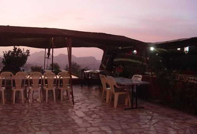 هاستل Valentine Inn