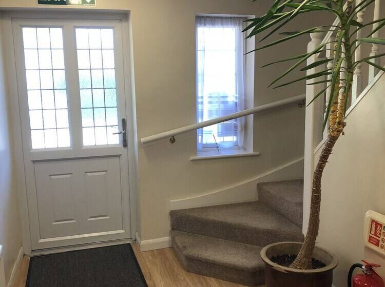 مبيت وإفطار Whites Gates