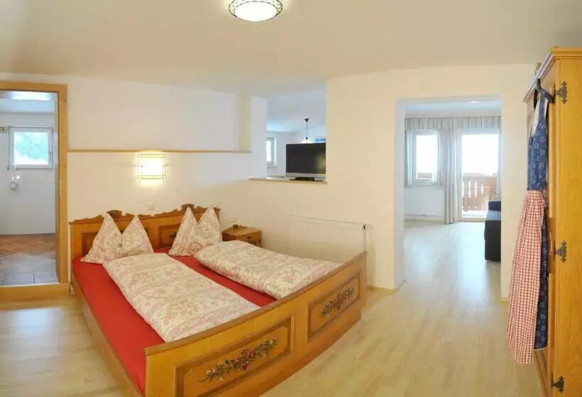 ホテル Hocheggerhof   Urlaub Am Bauernhof