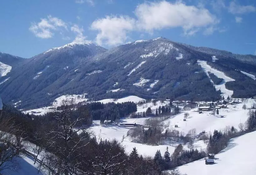 ホテル Hocheggerhof   Urlaub Am Bauernhof