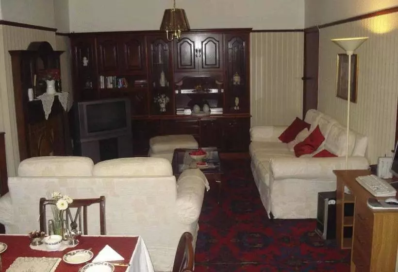 پانسیون Bridge Guest House