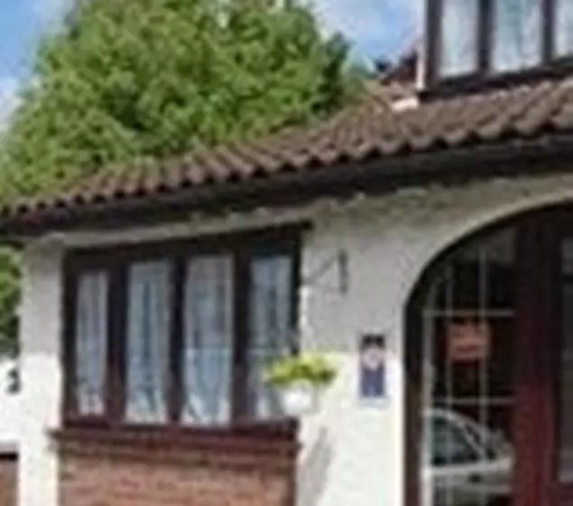 پانسیون Bridge Guest House