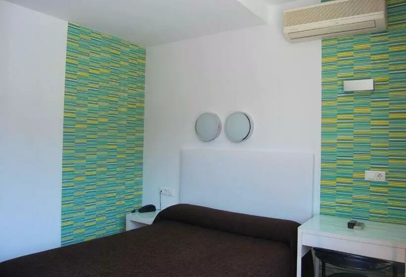 پانسیون Hostal Restaurante Estación