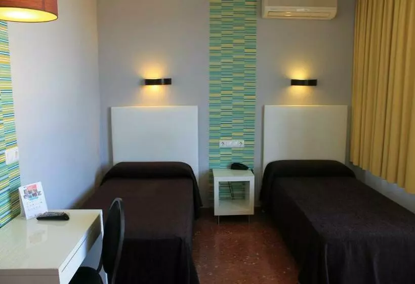 پانسیون Hostal Restaurante Estación