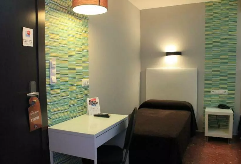 پانسیون Hostal Restaurante Estación