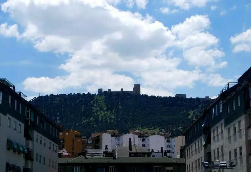 پانسیون Hostal Restaurante Estación