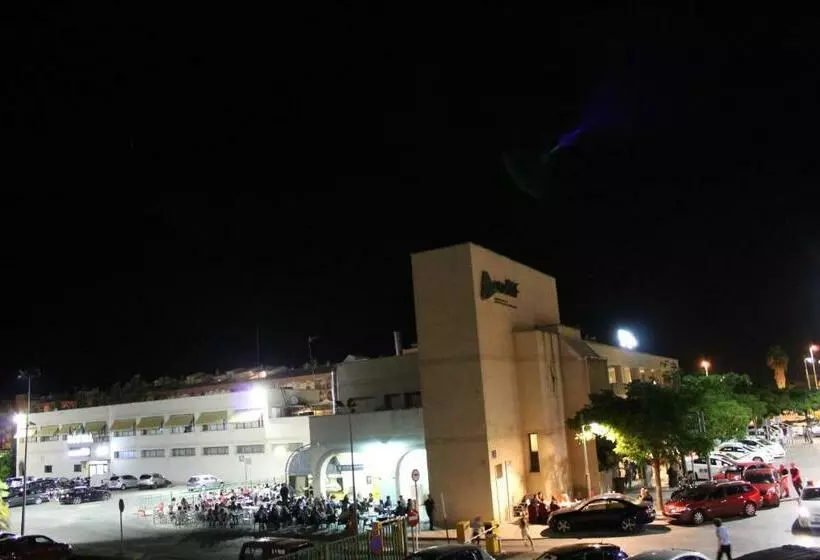 پانسیون Hostal Restaurante Estación