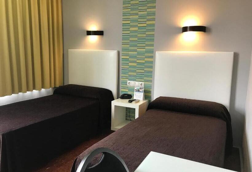 بنسيون Hostal Restaurante Estación