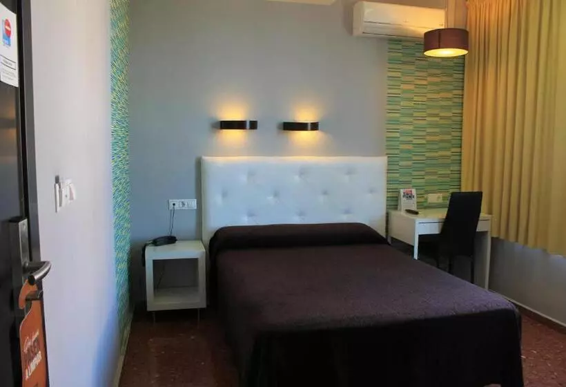 پانسیون Hostal Restaurante Estación