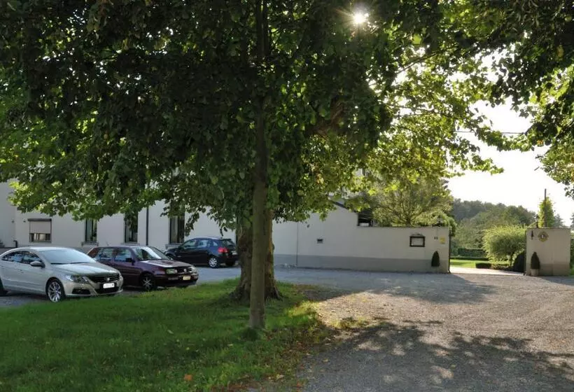 ペンション Guesthouse Les Tilleuls