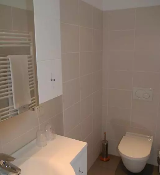 ペンション Guesthouse Les Tilleuls