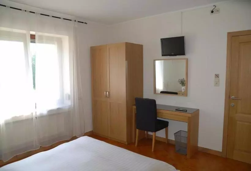 ペンション Guesthouse Les Tilleuls