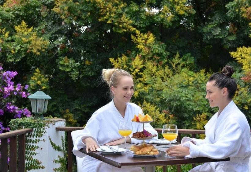 膳宿费 Highgrove House Country Hotel, Restaurant, Farm & Spa