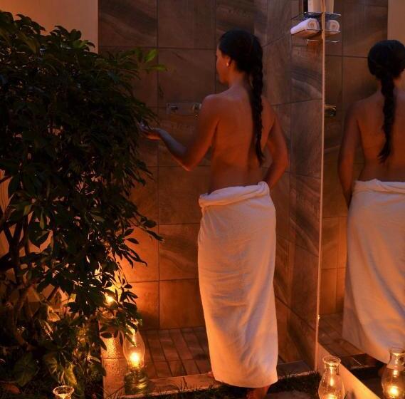 膳宿费 Highgrove House Country Hotel, Restaurant, Farm & Spa