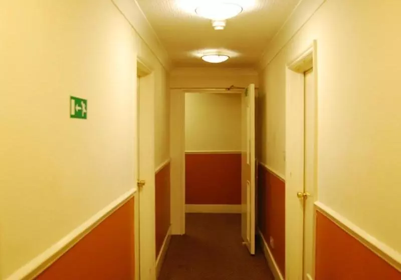 پانسیون Hillingdon Lodge