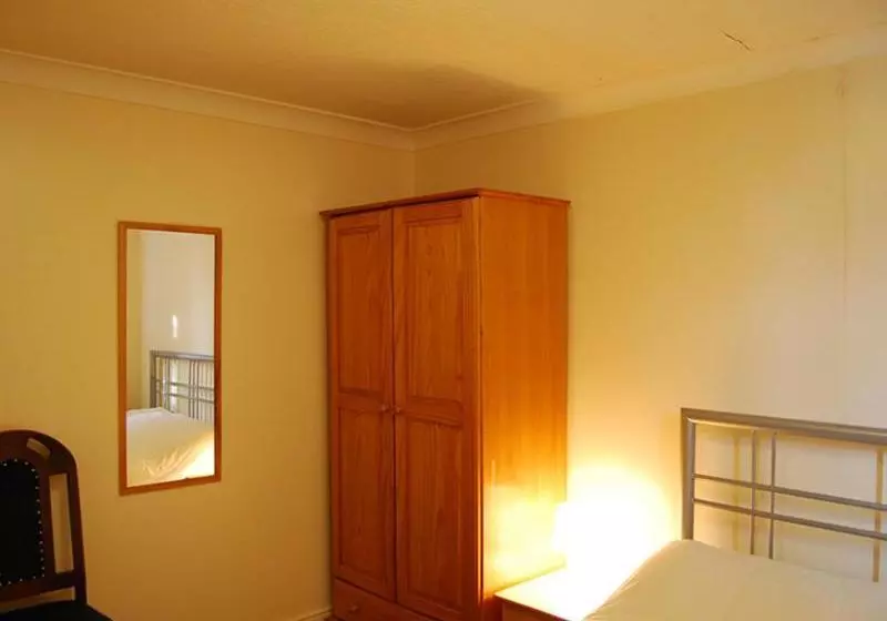 پانسیون Hillingdon Lodge