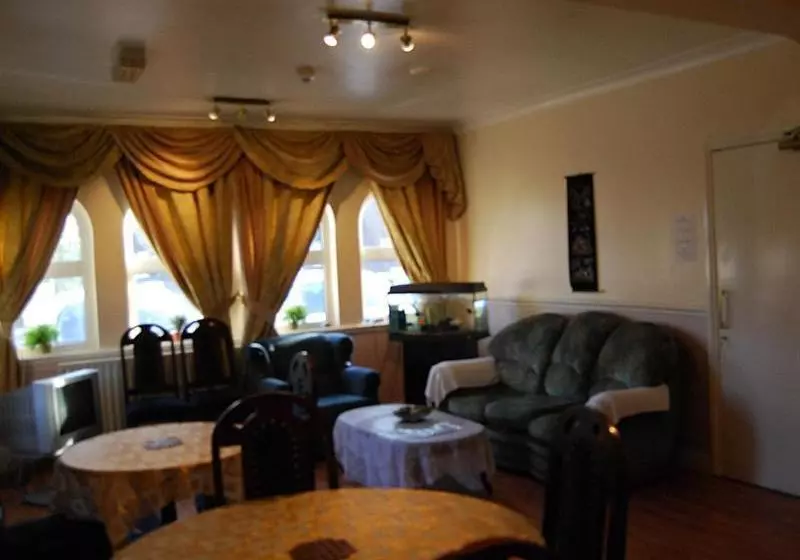 پانسیون Hillingdon Lodge