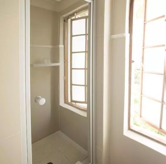 Majatalo Klein Waterval Riverside Lodge