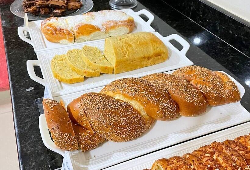 پانسیون Pousada Larissa