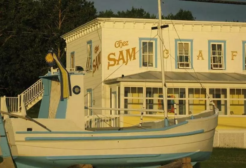 Auberge Du Café Chez Sam