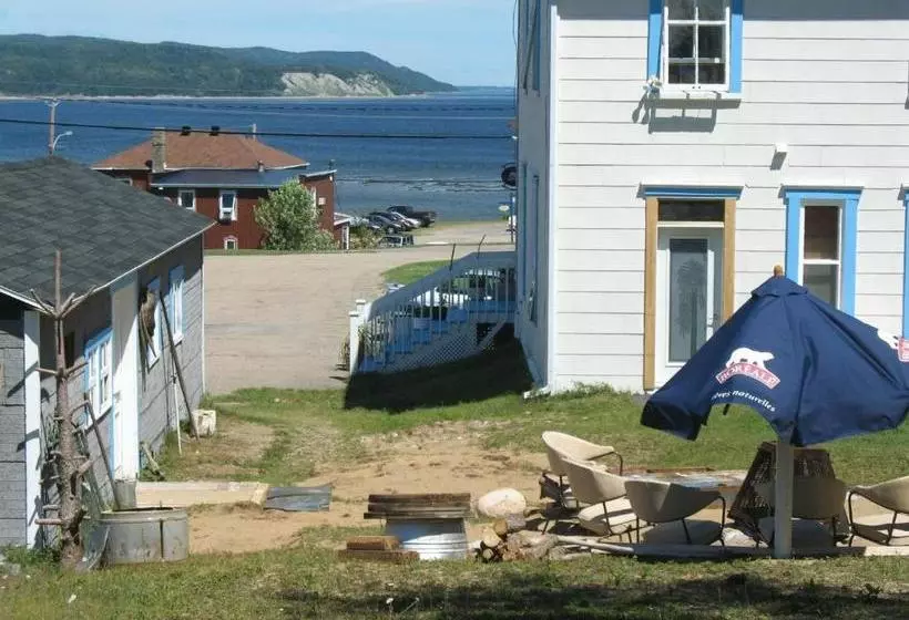 Auberge Du Café Chez Sam