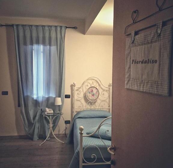 فندق Agriturismo Borgo Tecla