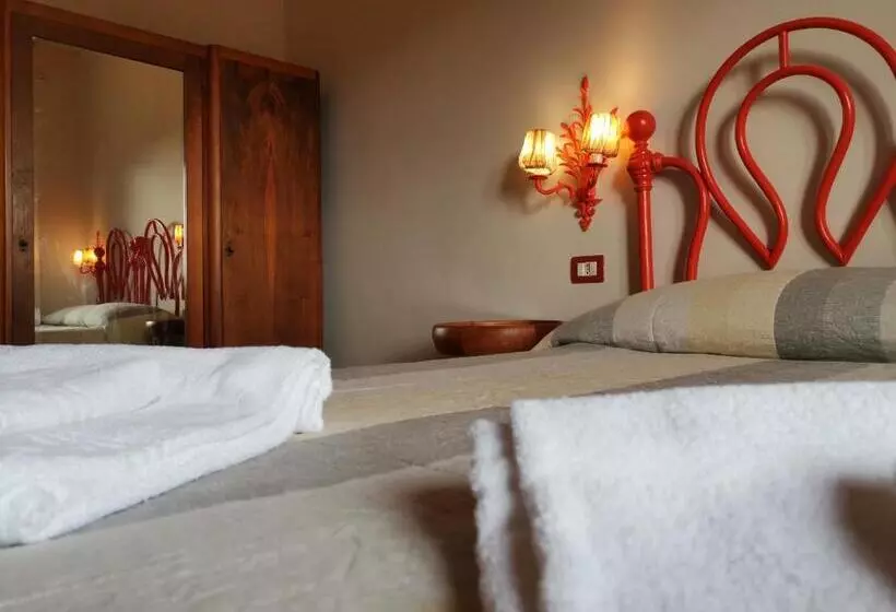 ホテル Agriturismo La Svolta