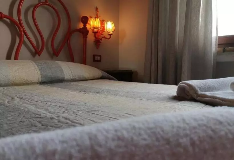 ホテル Agriturismo La Svolta