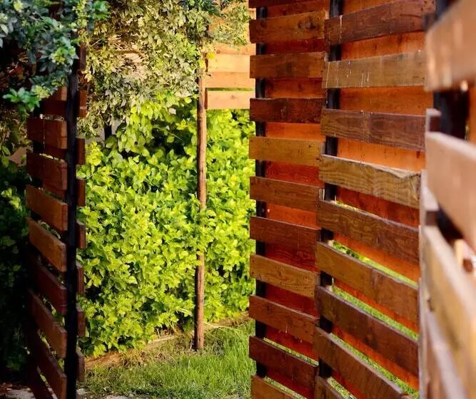 Majatalo Kududu Guest House