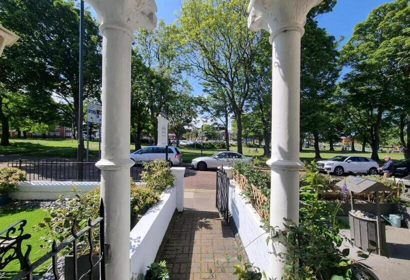 بنسيون Sandsides Guest House